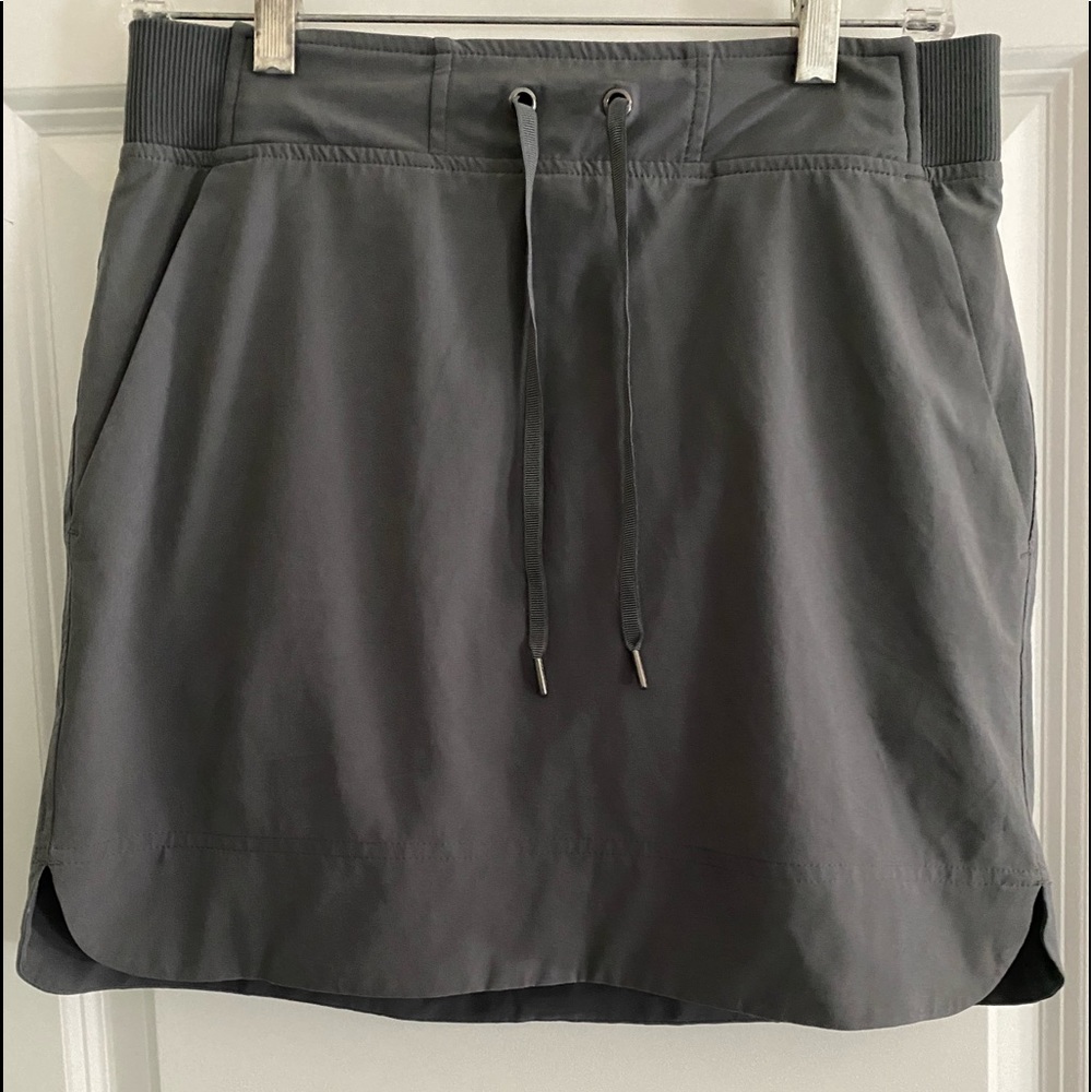 Athleta size M, gray skort!